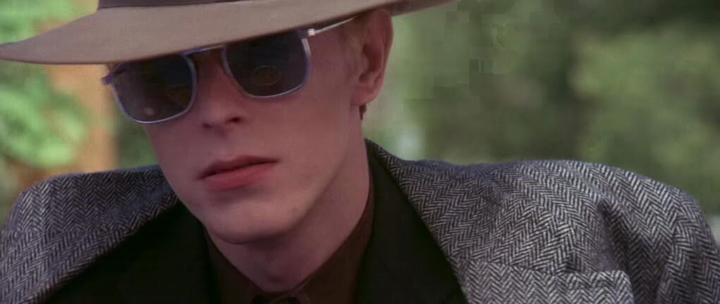 The Man Who Fell to Earth (1976)