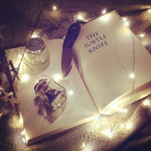 The Subtle Knife by Philip Pullman Book Review